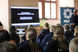 spotkanie z uczniami w Katolickim Liceum Ogólnokształcącym w Henrykowie - klasy policyjne