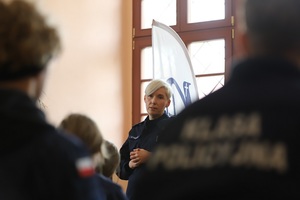 spotkanie z uczniami w Katolickim Liceum Ogólnokształcącym w Henrykowie - klasy policyjne